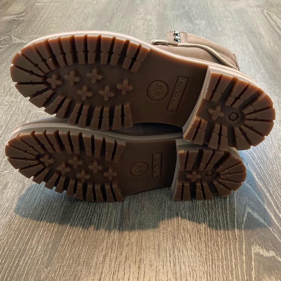 Timberland Women’s Boots NWOB Size 8 Courmayeur Valley Taupe Nubuck - Picture 9 of 12